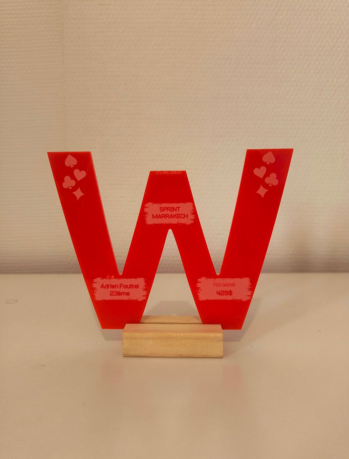 Trophée W rouge