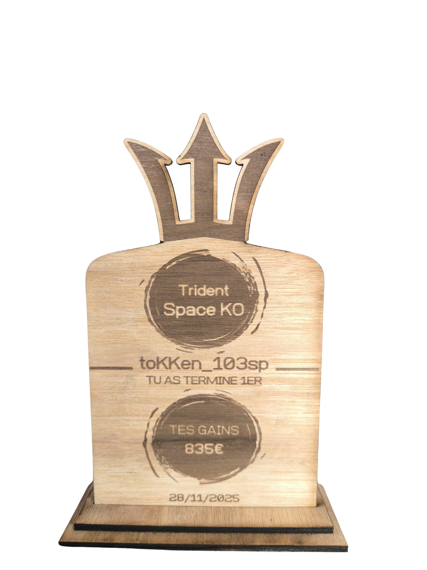 0- Trophée en bois libre